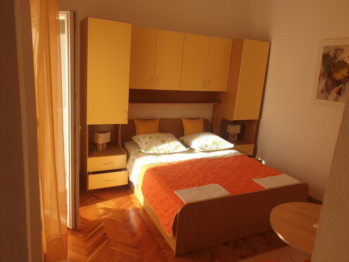 Vujcic * Makarska